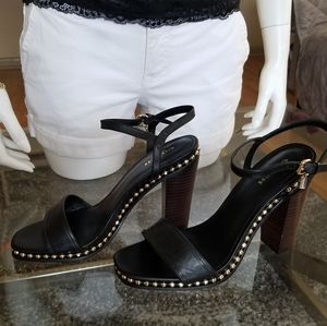 💥Sale💥New! Elegant COACH Beaded Sandals.